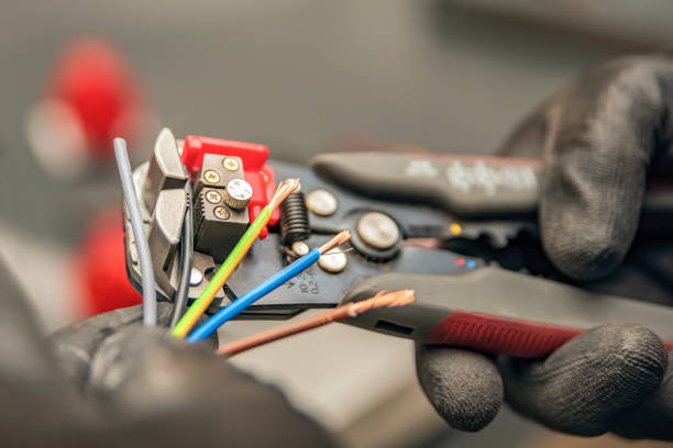 Best Licensed Electrician  in Byrdstown, TN